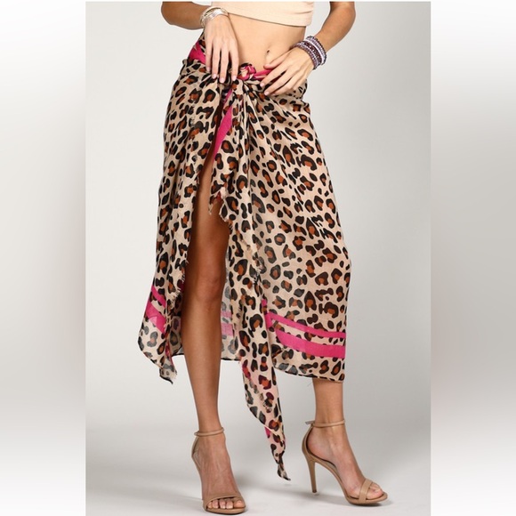 New! Ruggine Pink Stripe Leopard Universal Scarf Wrap Hair Cover Up - Picture 4 of 8